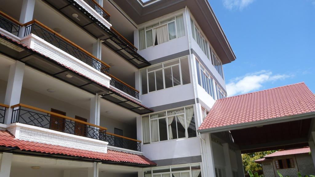 Golden Lotus Inle Hotel Nyaung Shwe Bagian luar foto