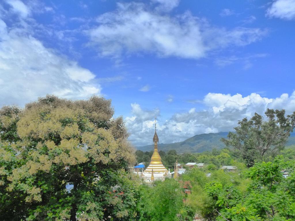 Golden Lotus Inle Hotel Nyaung Shwe Bagian luar foto