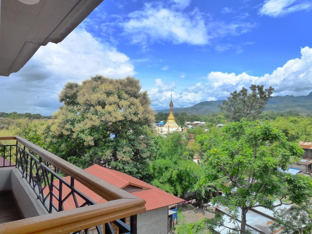 Golden Lotus Inle Hotel Nyaung Shwe Bagian luar foto