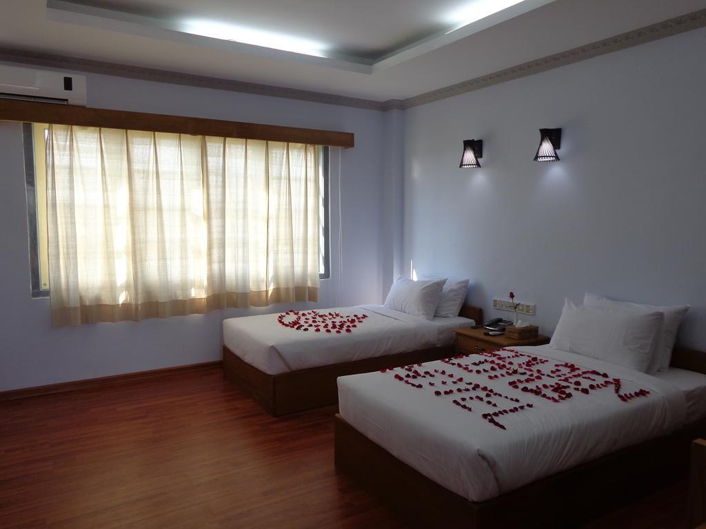 Golden Lotus Inle Hotel Nyaung Shwe Bagian luar foto