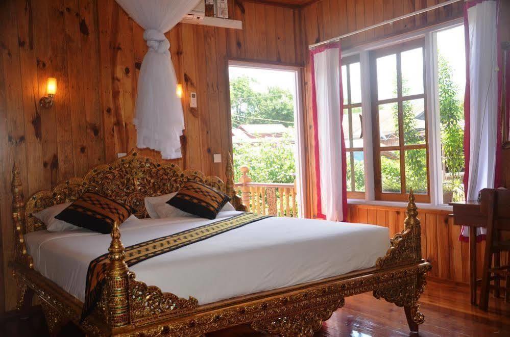 Golden Lotus Inle Hotel Nyaung Shwe Bagian luar foto