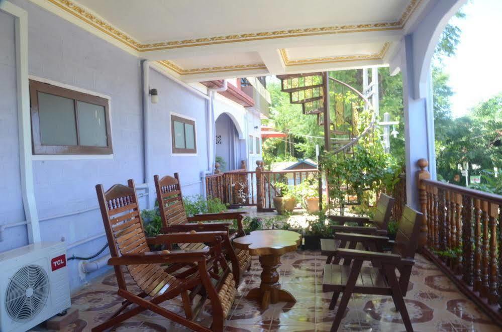 Golden Lotus Inle Hotel Nyaung Shwe Bagian luar foto