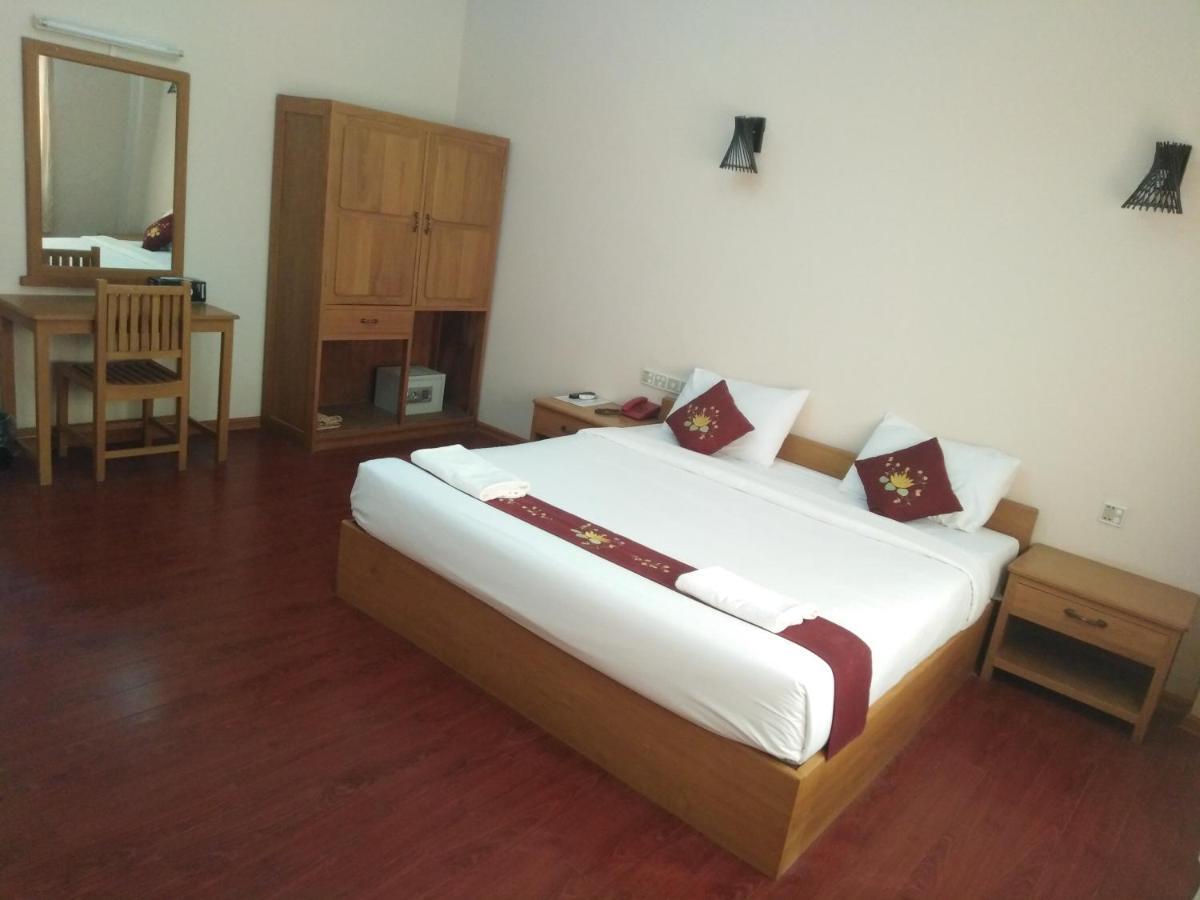 Golden Lotus Inle Hotel Nyaung Shwe Bagian luar foto